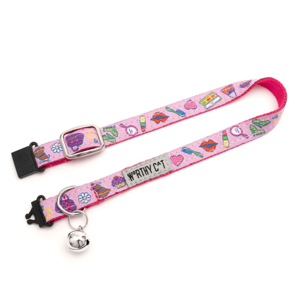 Fashionista Cat Collar features a removable bell
